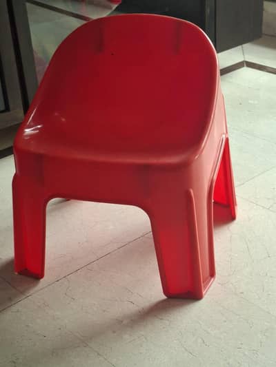red colour chair