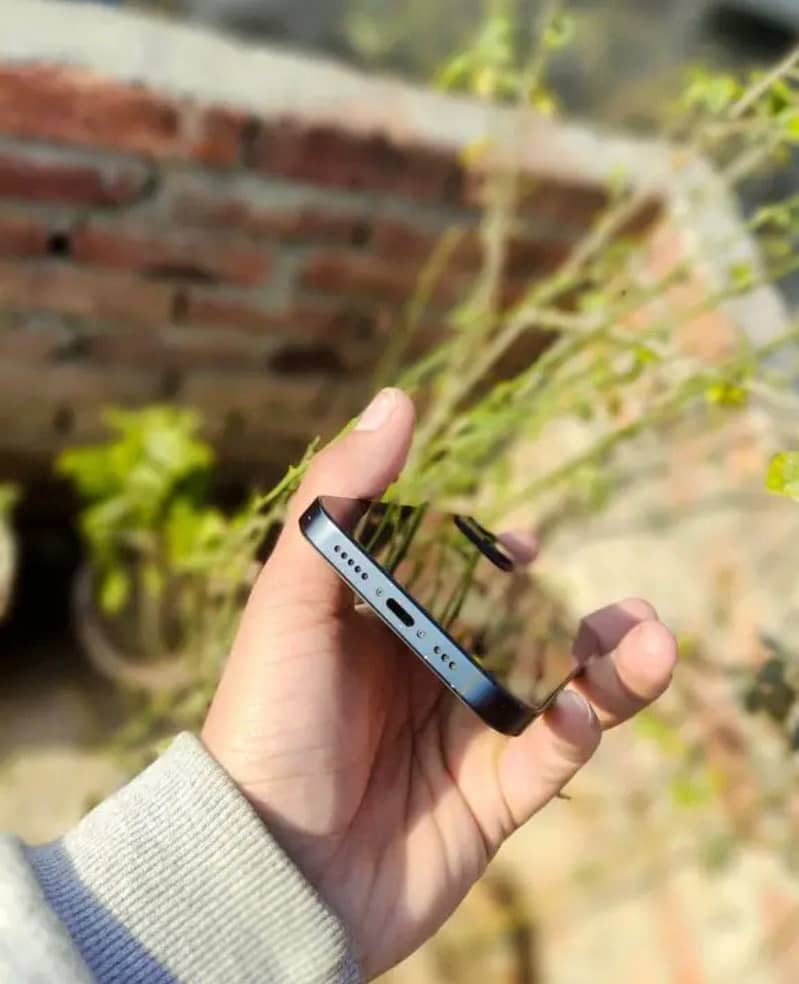 iPhone 13 [Sim working] 3