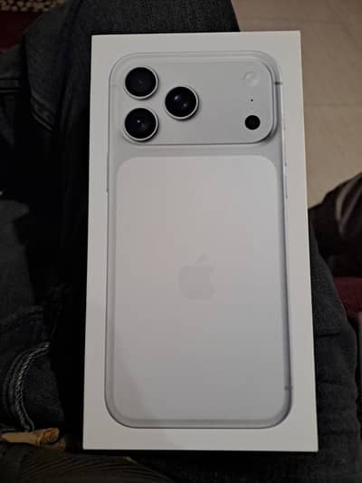 Iphone 17 Pro (Silver)