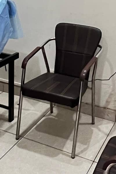 Visitors chairs r Avaliable for sale