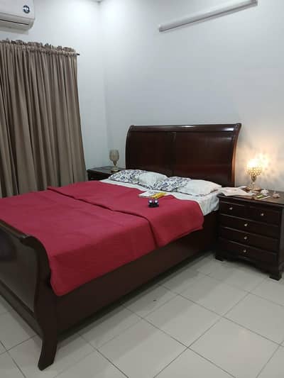 King bed with side tables