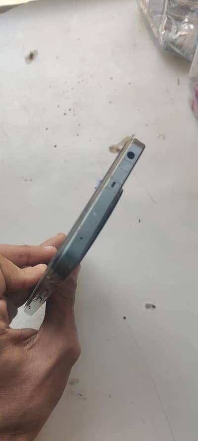 pta hai only box open hai 8+256 hai  exchange possible