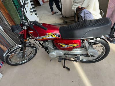 honda 125 red