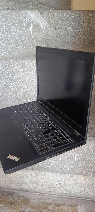 Lenovo ThinkPad P52 - Core i7-8850H - 16GB RAM - Windows 11 Pro