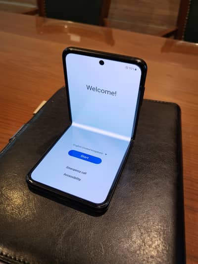 Samsung Galaxy Z Flip 3 10/10 Lush Condition