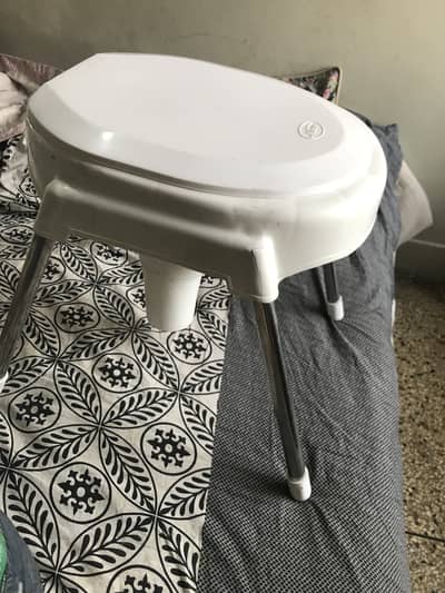 Portable commode