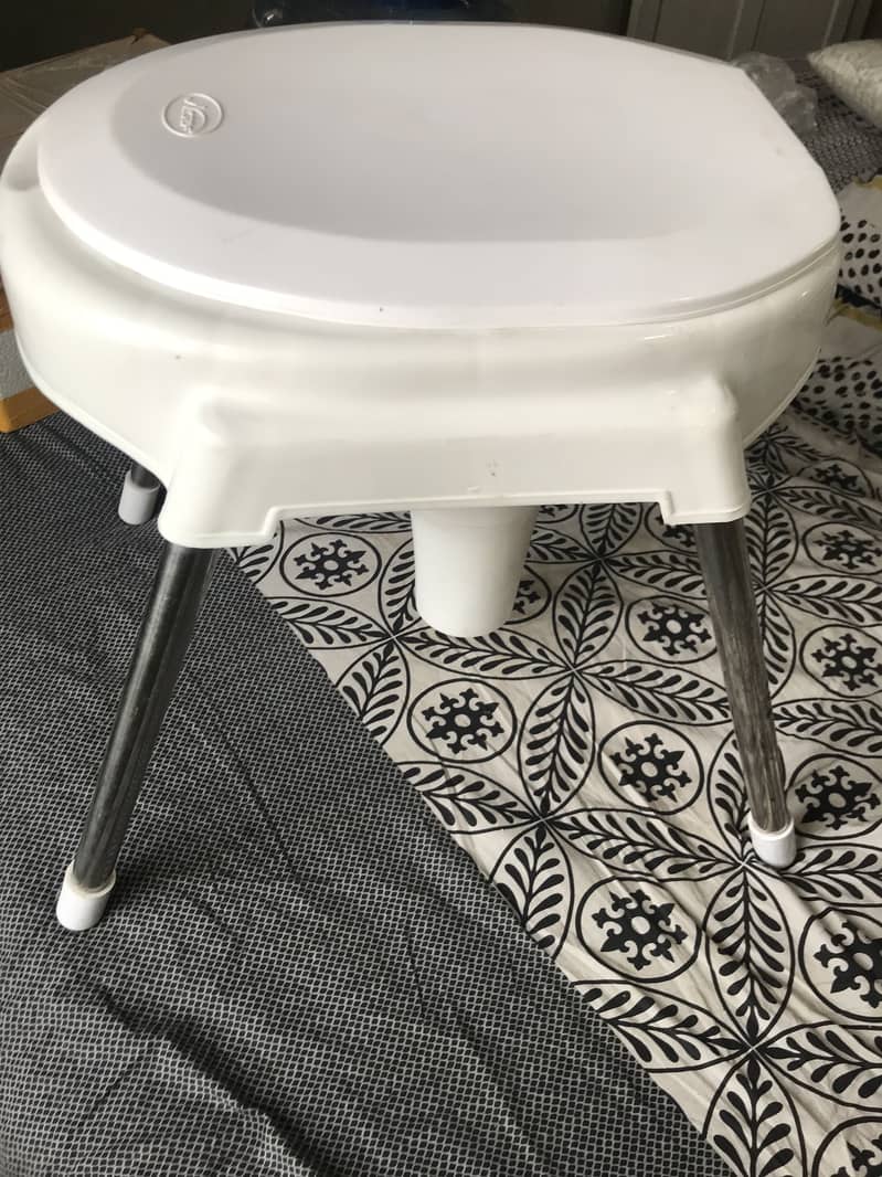 Portable commode 5