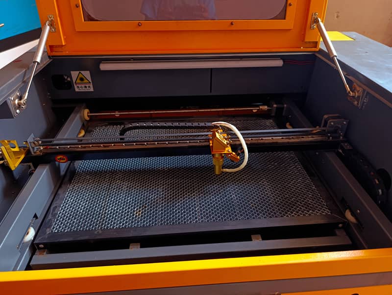 laser Cutting Machine 2