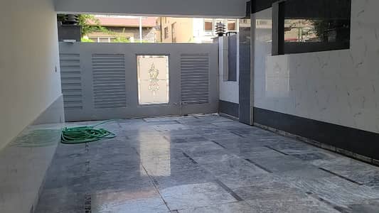 1 Kanal very well maintained used house for sale. Dem 6.90 Negotiable