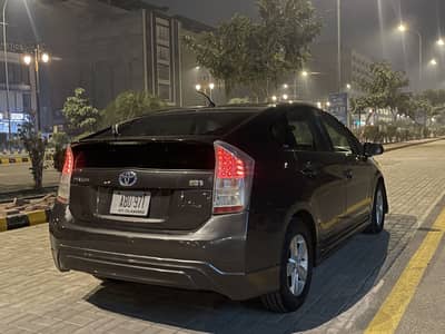 Toyota prius g touring heated seats package