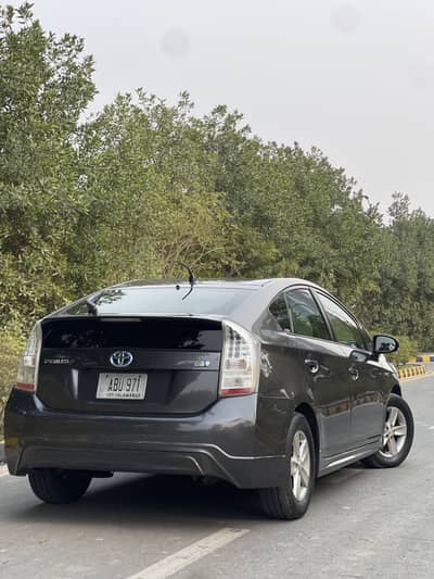 Toyota prius g touring heated seats package