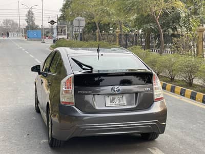 Toyota prius g touring heated seats package