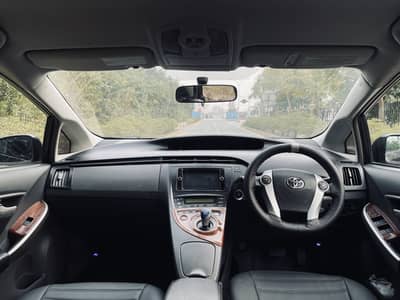 Toyota prius g touring heated seats package