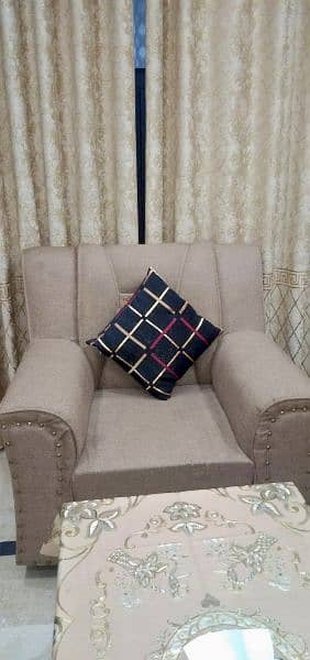 Sofaa Set 6 Seater New Condition