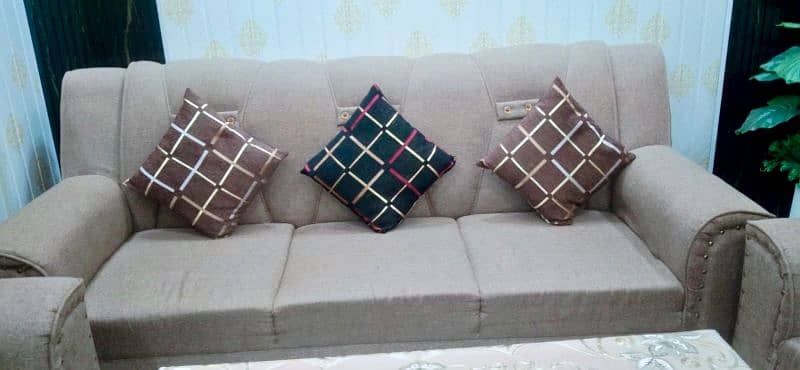 Sofaa Set 6 Seater New Condition 2