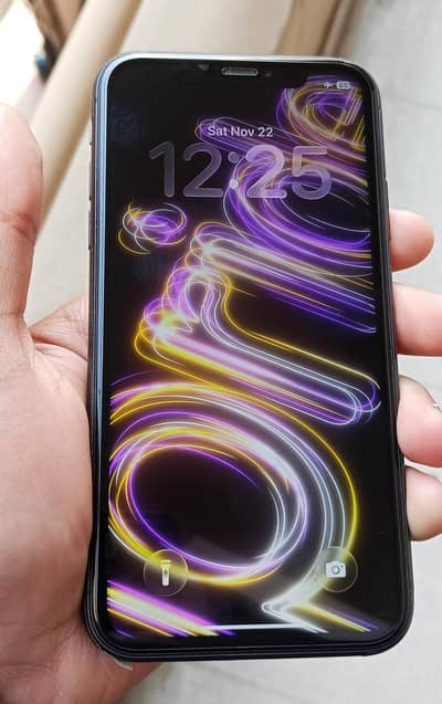 iphone 11 /64gb jv non pta  water pack health 94  10/10 condition