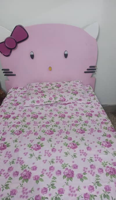 kitty bed for sale 18k only