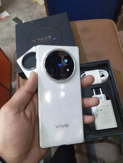 vivo fold 5 with 8 month warnty