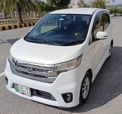 Nissan DayZ highway star 2012 Modal