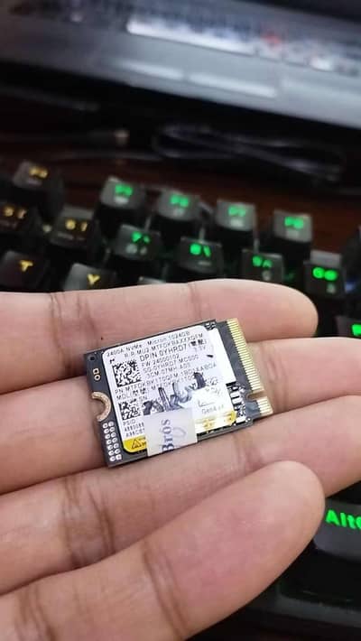 Micron 2400 M. 2 2230 NVMe PCIe 4.0x4 SSD 1TB + Portabl