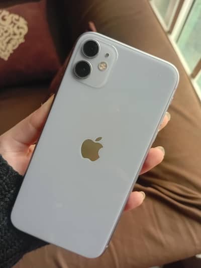 Selling my Lilac iPhone 11, 64 GB, fully functional.