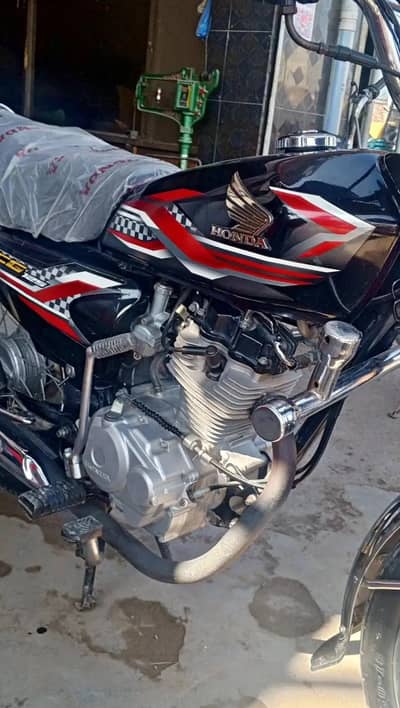 HONDA CG125 Model 2024 black, All okay lush condition urgent sale