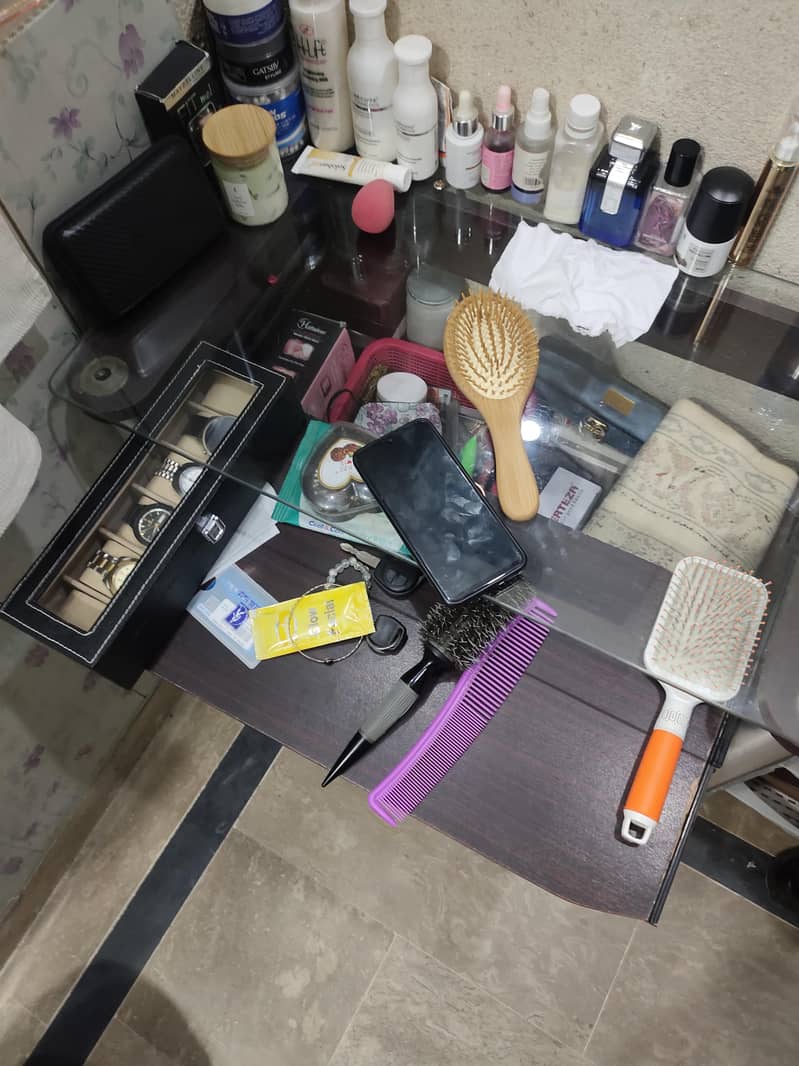 Dressing Table / Computer Table 1