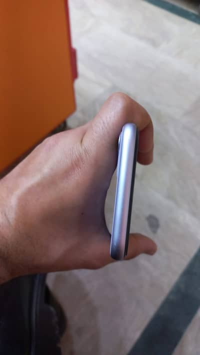 iPhone 11 jv no PTA 64gb battery health 90