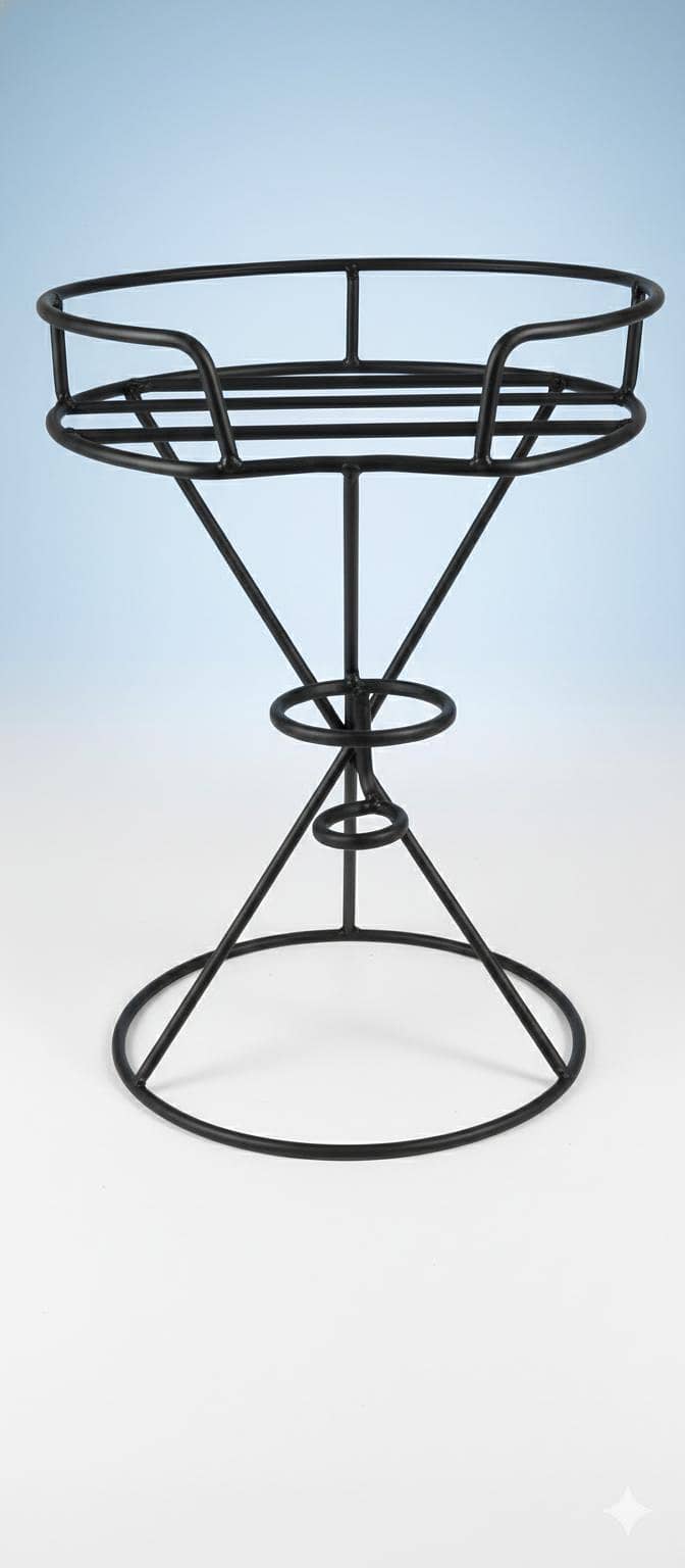 ایسا اسٹینڈ مضبوط آئرن پائپ اور آئرن راڈ (سریا) سے تیار کیا جاتا ہے۔ 0