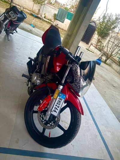 YBR good condition  whatsapp rabta kry