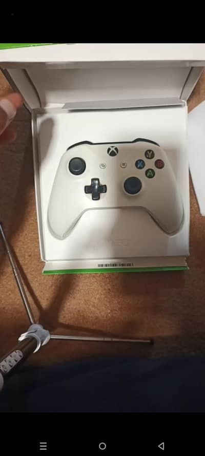 Xbox One Original Controller (Wiith Original Box)