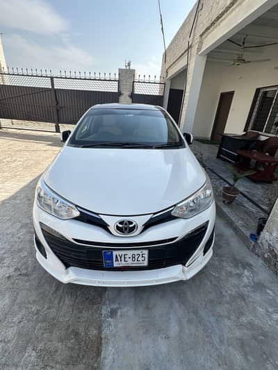 toyota  yaris ative  1.5 full option