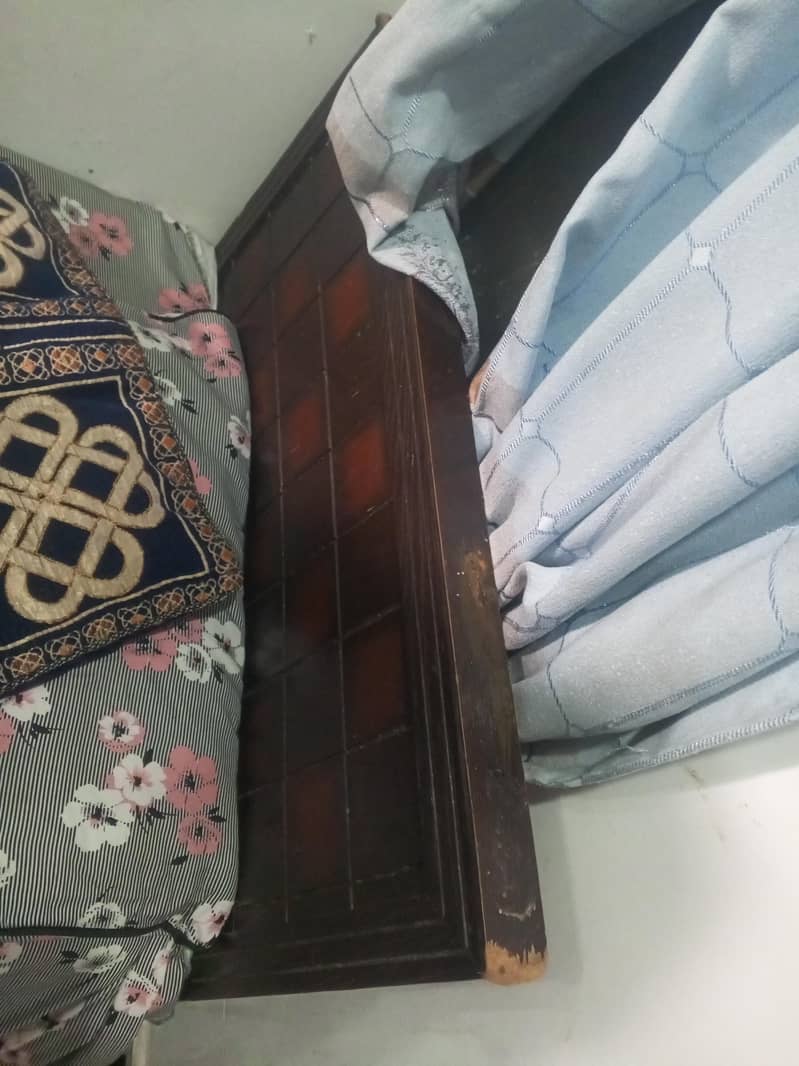 single+ double bed 0