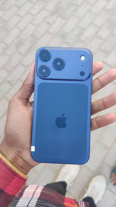 17 pro max converted xr  blur colour