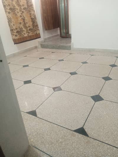 I. 8 Room Available For Rent