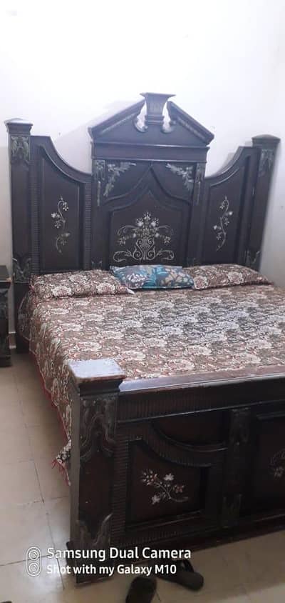 Bed dressing table and divider