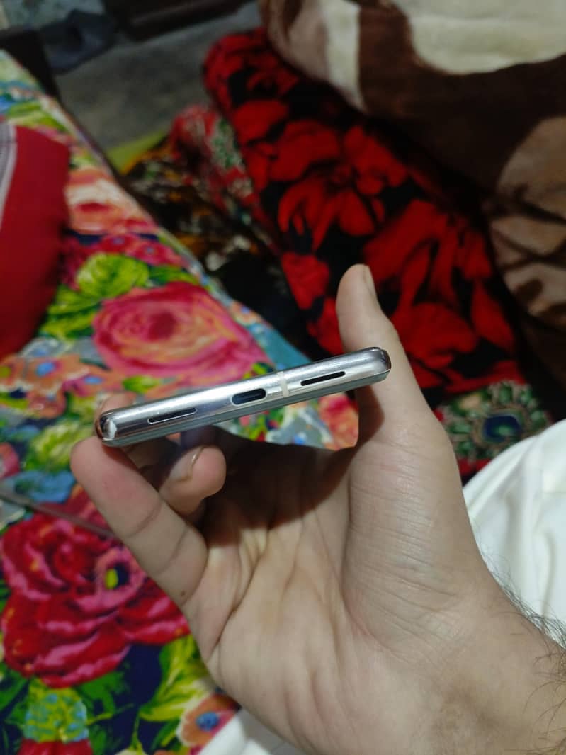 GOOGLE PIXEL 7 PRO 3