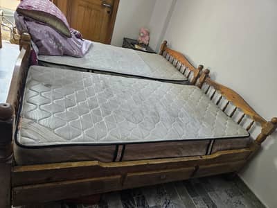 bunk bed with mattres