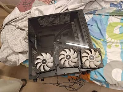 Gigabyte C200G Mid-Tower Gaming PC Case  (With Tempered Glass)