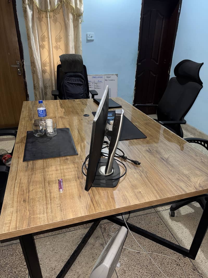 Team workstation Table & Small Table 0