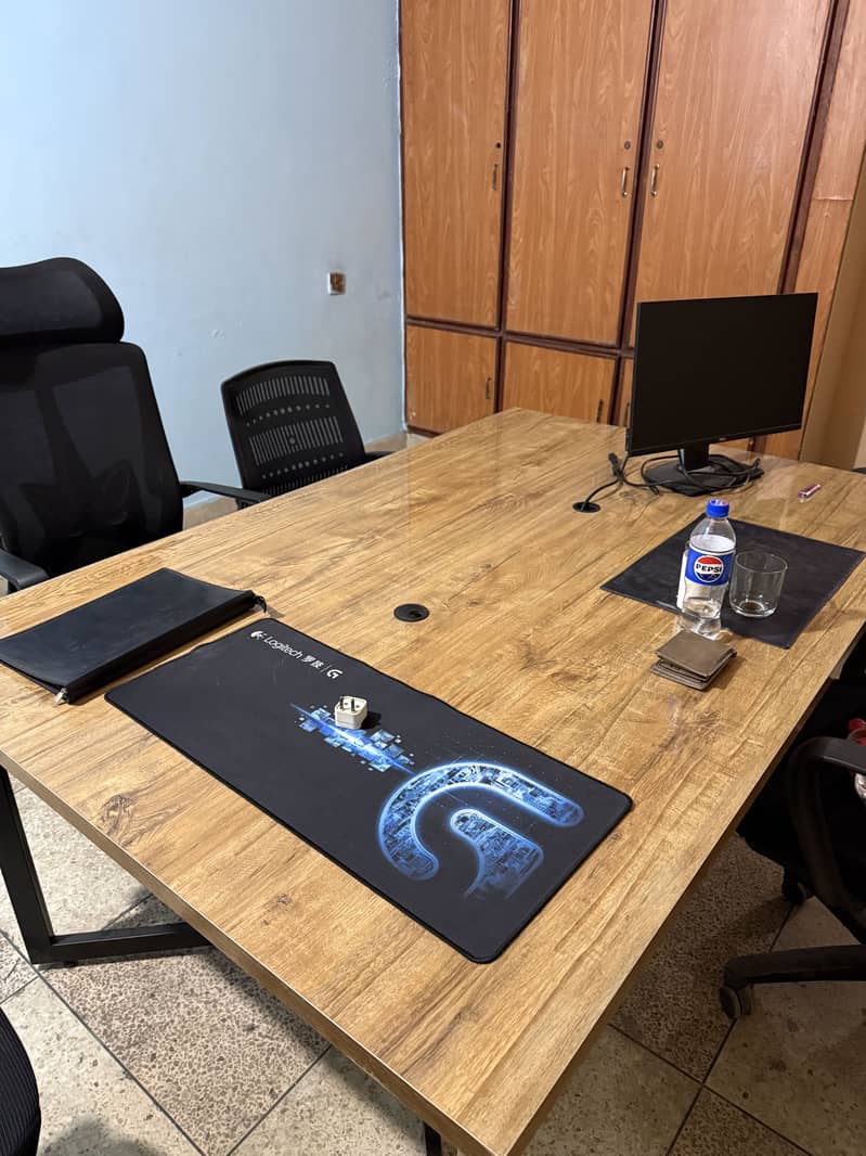 Team workstation Table & Small Table 1