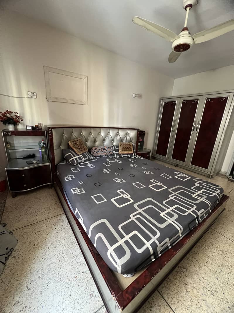 Complete master bedroom set 0