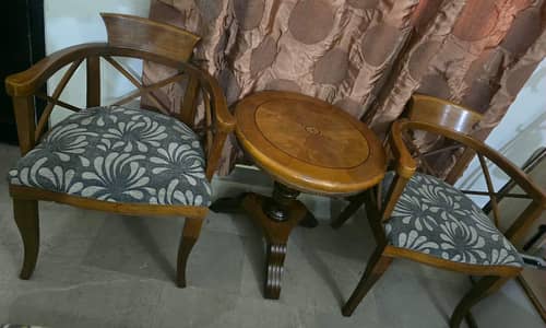 table with 2 chairs