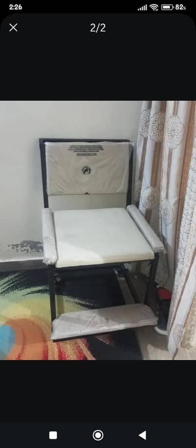 chair  with wheels and handle up and down for urgent sale