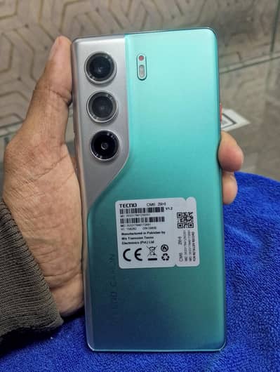 Tecno caman 40 pro . 8:256