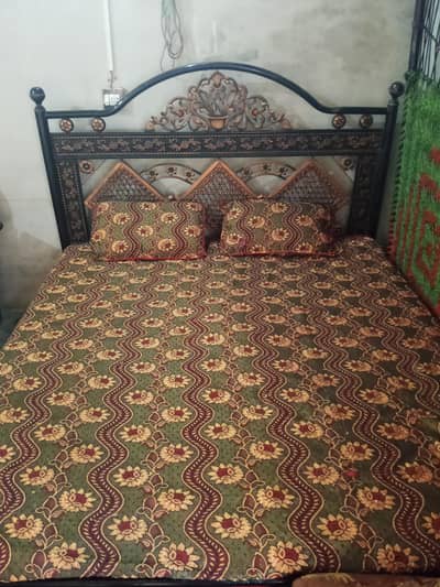 Iron material double bed fresh condition