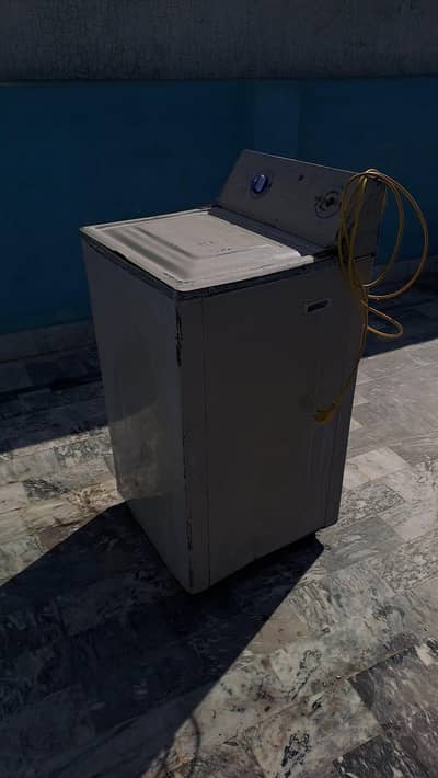 A1 condition washing machine. copper motor. heavy body . urgent sale