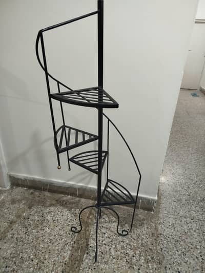 Metal Corner Stand Decoration