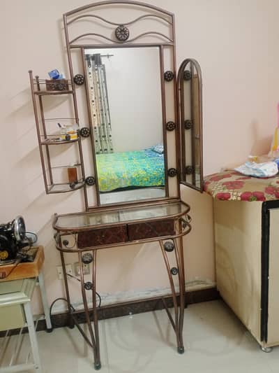 dressing table