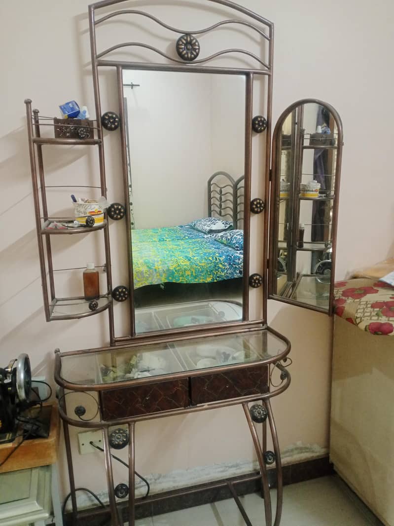 dressing table 1